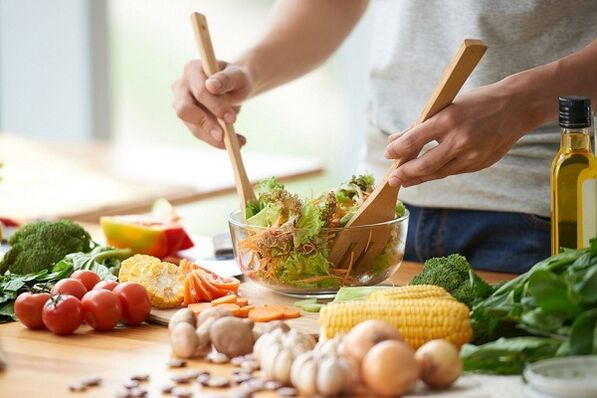 cooking vegetable salad against prostatitis